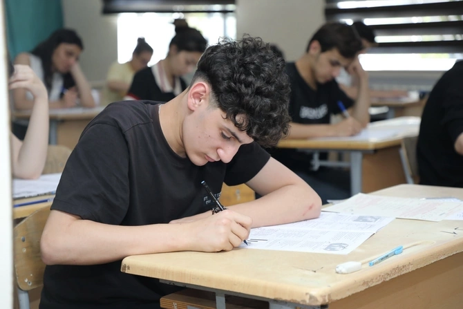 II və III ixtisas qrupları üzrə ali məktəblərə qəbul imtahanı keçirilib- YENİLƏNİB