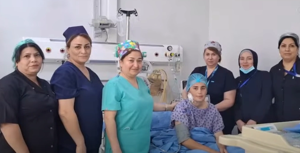6 uşaq anasını həyata qaytaran həmin həkim - FOTO