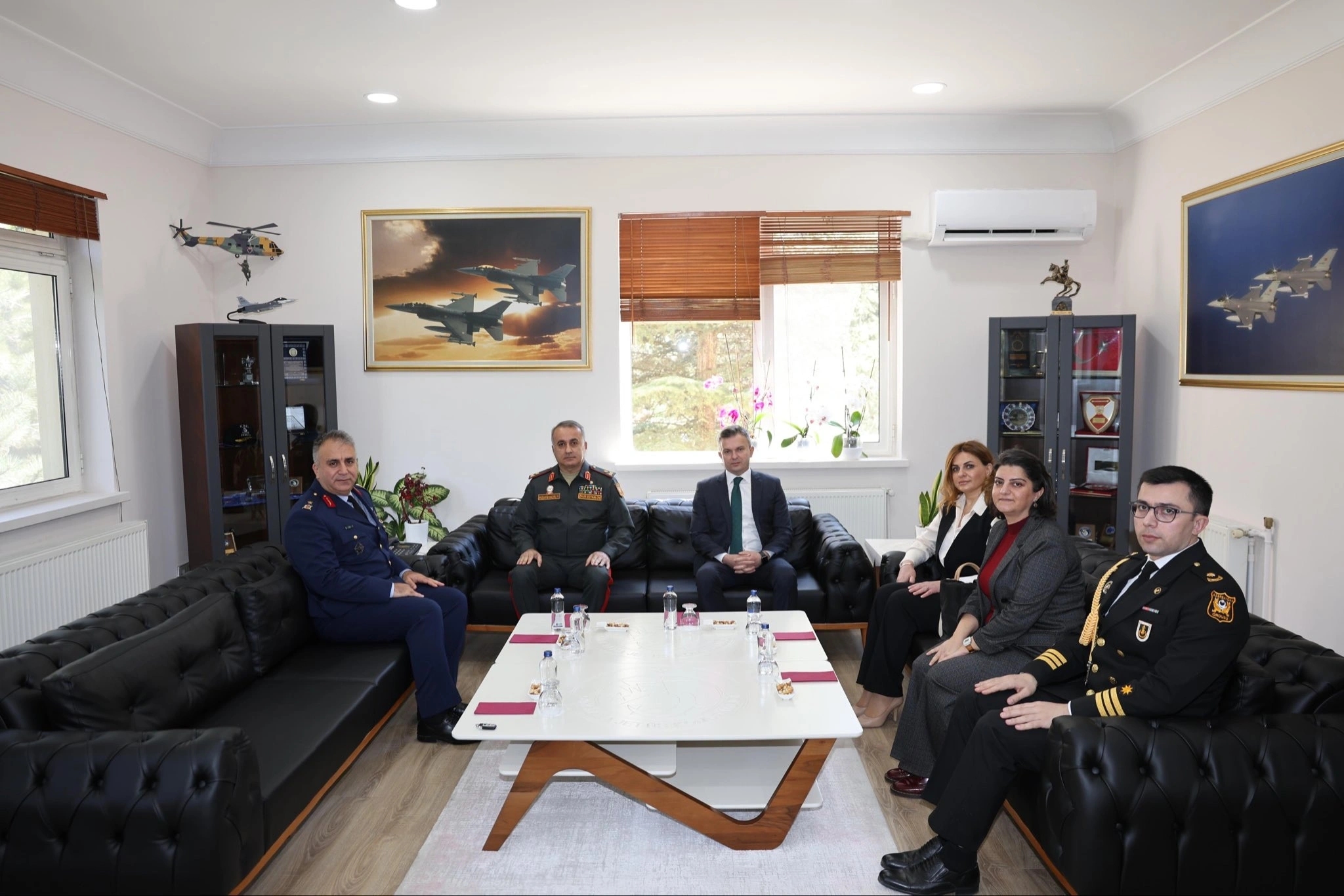 Azərbaycanın hərbi attaşesi Amasiyada şəhid ailələrini ziyarət etdi - FOTO