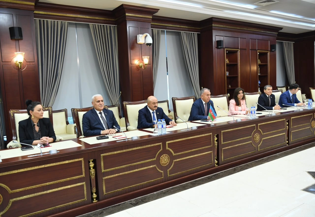 Parlamentdə Türkiyə nümayəndə heyəti ilə görüş keçirildi - FOTO