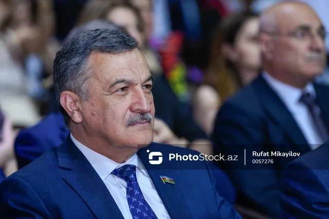 Aydın Mirzəzadə: "İrəvan sülhlə bağlı bəyanatlarını praktik müstəviyə keçirməlidir"