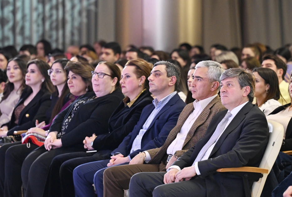 Leyla Əliyeva “Qış nağılı”nın açılışında - Fotolar