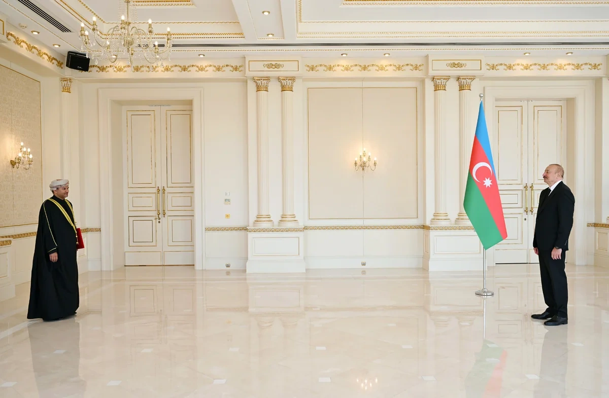 İlham Əliyev Omanın Azərbaycana yeni təyin olunmuş səfirinin etimadnaməsini qəbul etdi - FOTO