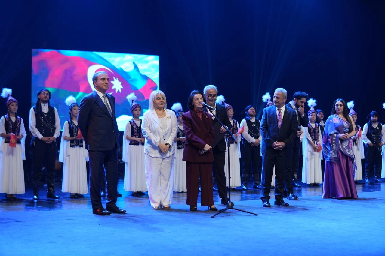 XV Beynəlxalq İpək Yolu Musiqi Festivalı təntənəli bağlanış konserti ilə yekunlaşıb - FOTO