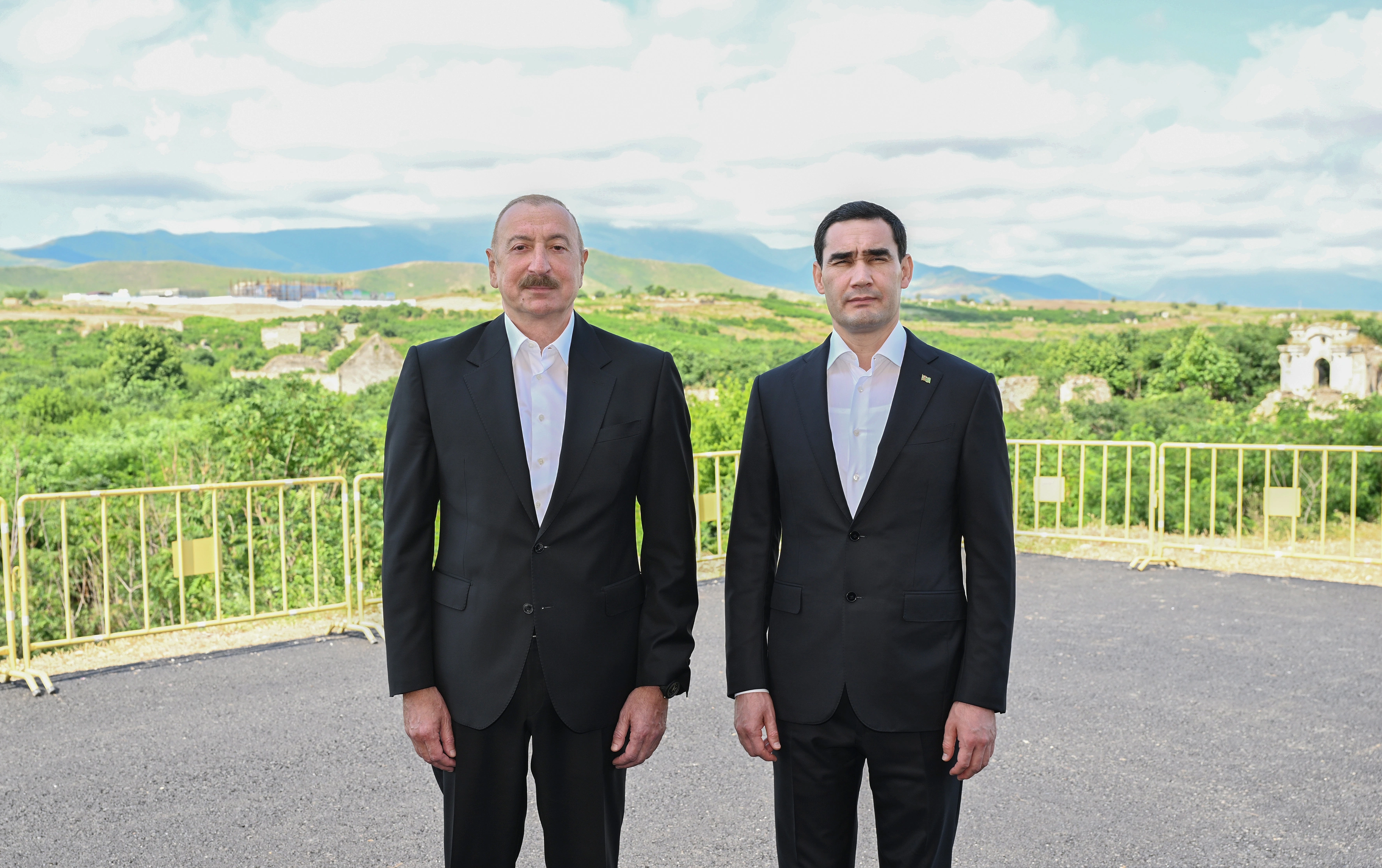 Azərbaycan və Türkmənistan prezidentləri Füzuli şəhərinin dağıdılmış yerlərinə baxıblar - FOTO