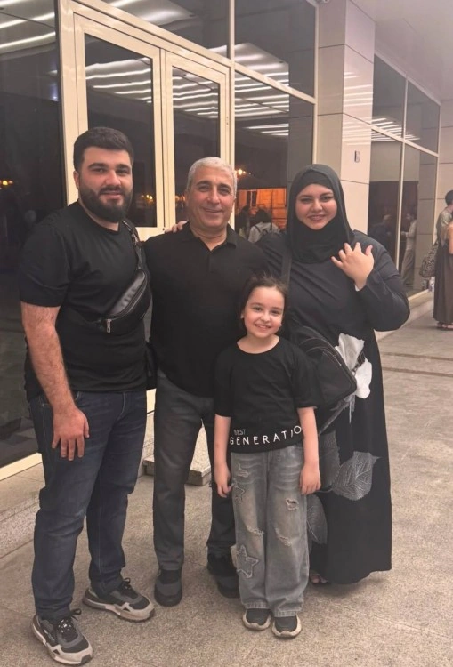 Rafael İsgəndərov övladları və nəvəsi ilə - FOTO