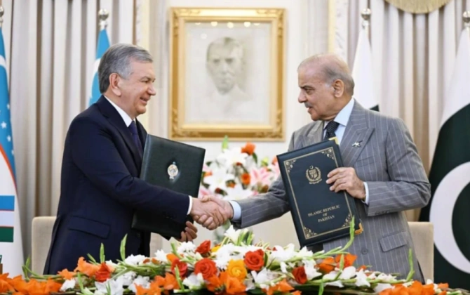 Özbəkistan və Pakistan bir sıra strateji sazişlər imzalayıblar