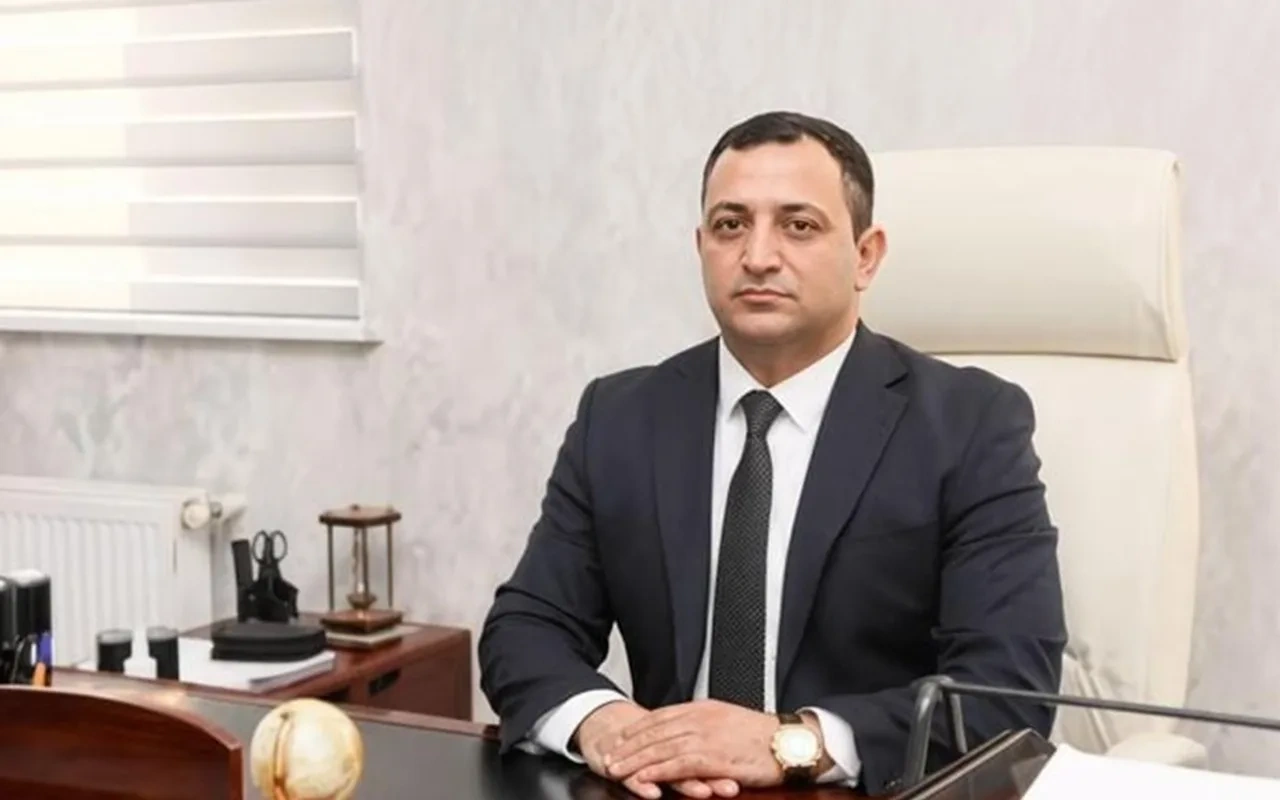 Yevlax xəstəxanasının baş həkimi işdən çıxarıldı
