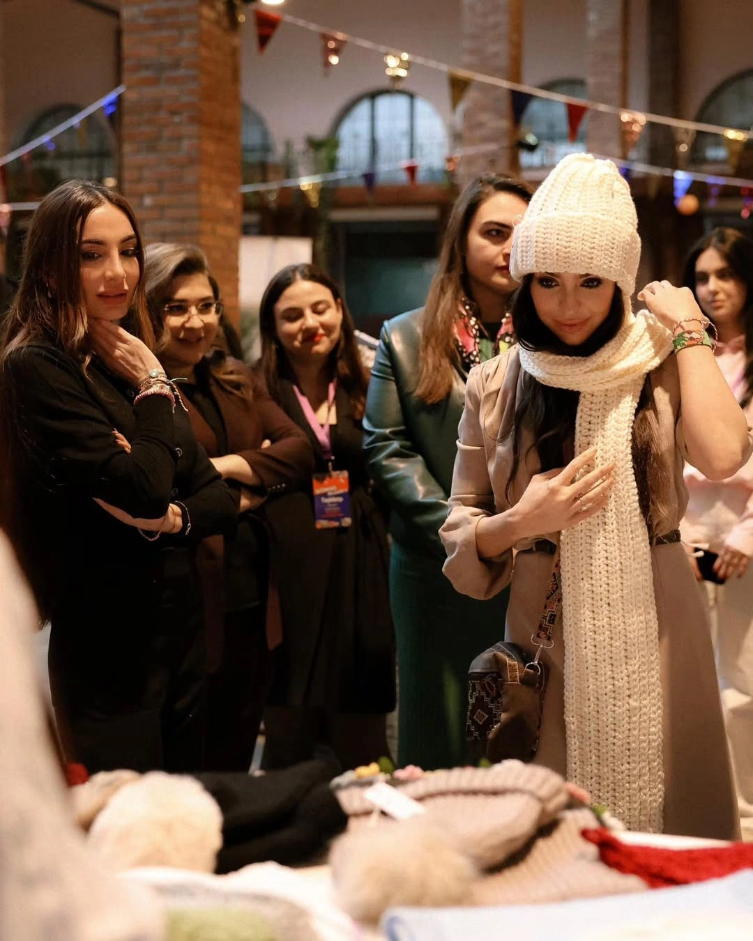 Prezidentin qızları və gəlini "Woman Bazaar" festivalında - FOTOLAR