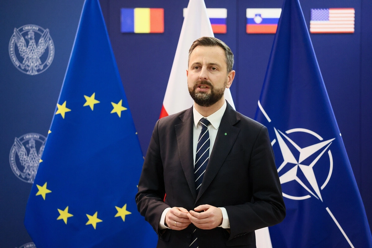 Polşa müdafiə nazirinin təyyarəsi havaya qalxdıqdan sonra Varşavaya qaytarıldı