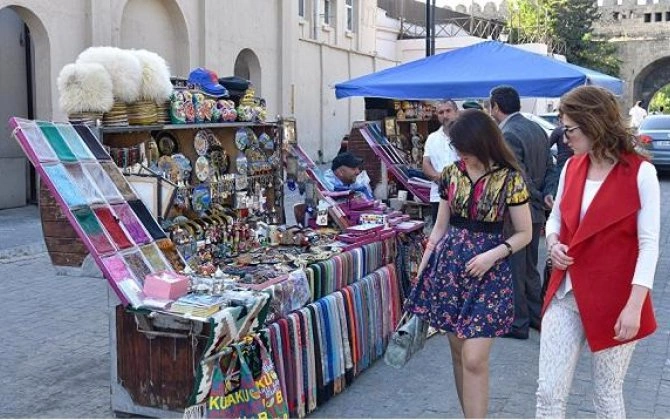 Azərbaycana gələn əcnəbilərin sayı azaldı