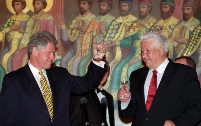 1990-cı illərdə Qərbin Rusiyanı da çökürtmək imkanı olduğu halda niyə bunu etmədi?..-TƏHLİL