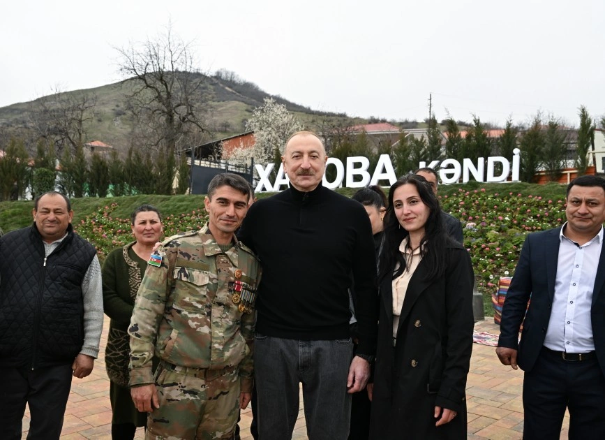 Prezident Xocavəndin Xanoba kəndində fərdi evlərin və infrastrukturun bərpa işləri ilə tanış olub - FOTO - YENİLƏNİB