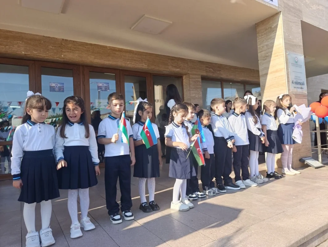 Xankəndi, Xocalı və Ağdərədə 179 şagird birinci sinfə getdi - FOTO