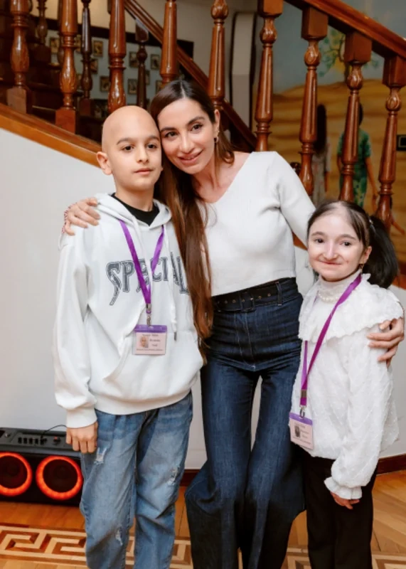 Leyla Əliyeva, Arzu Əliyeva və Alyona Əliyeva "Yaşama Dəstək" Mərkəzində olublar - FOTO