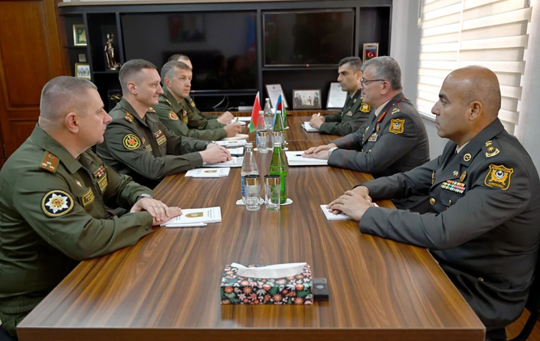 Azərbaycan və Belarus arasında hərbi obyektlərin mühafizəsi müzakirə olunub - FOTO