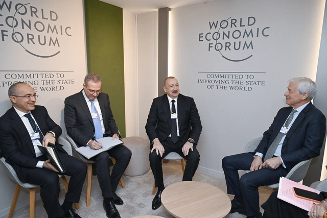 İlham Əliyev Davosda "J.P. Morgan" şirkətinin sədri və baş icraçı direktoru ilə görüşdü - FOTO