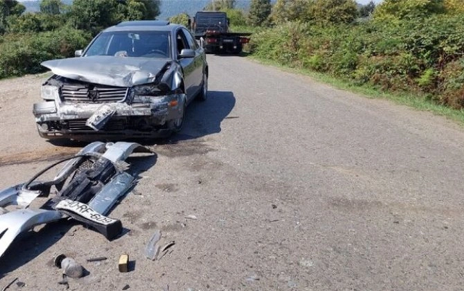 Lənkəranda yol qəzası: İki nəfər xəsarət alıb - FOTO