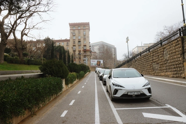 Paytaxtda yeni parklanma yerləri təşkil edilib - FOTO