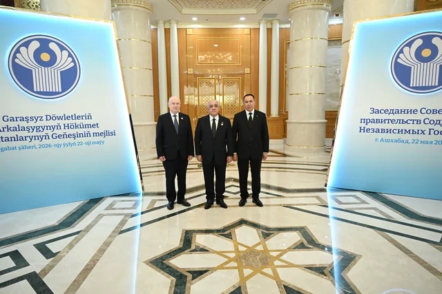 Əli Əsədov Aşqabadda MDB Hökumət Başçıları Şurasının iclasında iştirak edib - FOTO
