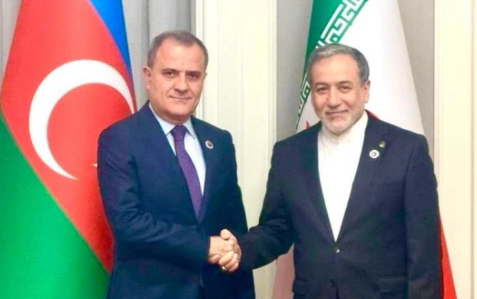 Ceyhun Bayramov Abbas Əraqçi ilə regional məsələləri müzakirə etdi - FOTO