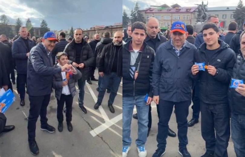 Paşinyan Anna Akopyanla birlikdə konsert verəcəyi Gümrüyə avto-yürüş etdi...-FOTOLAR