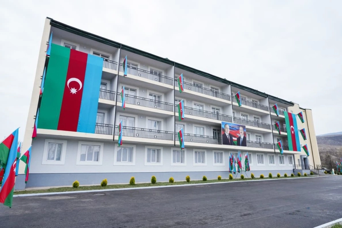 Qubadlıda “Sərhədçi” yaşayış kompleksi hərbçilərin istifadəsinə verilib - FOTO - VİDEO