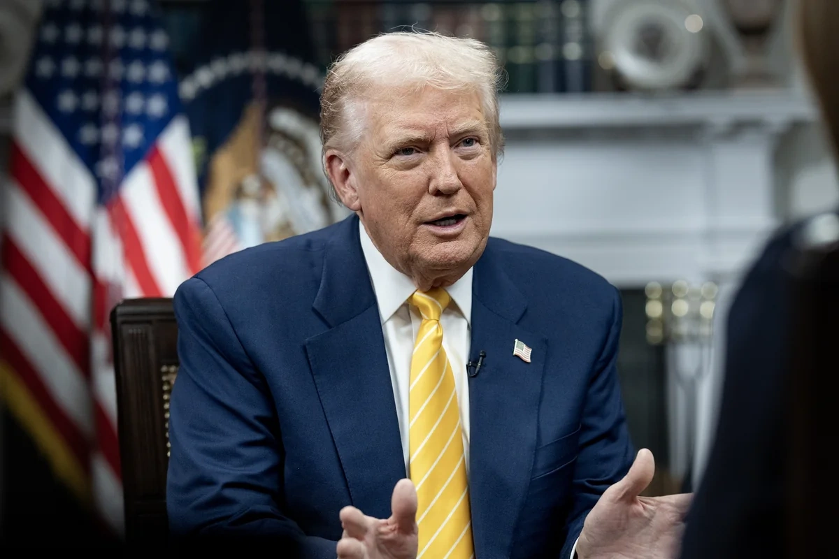 Səhnədə çıxış edən "Nvidia" rəhbərinə Donald Trampdan kritik zəng