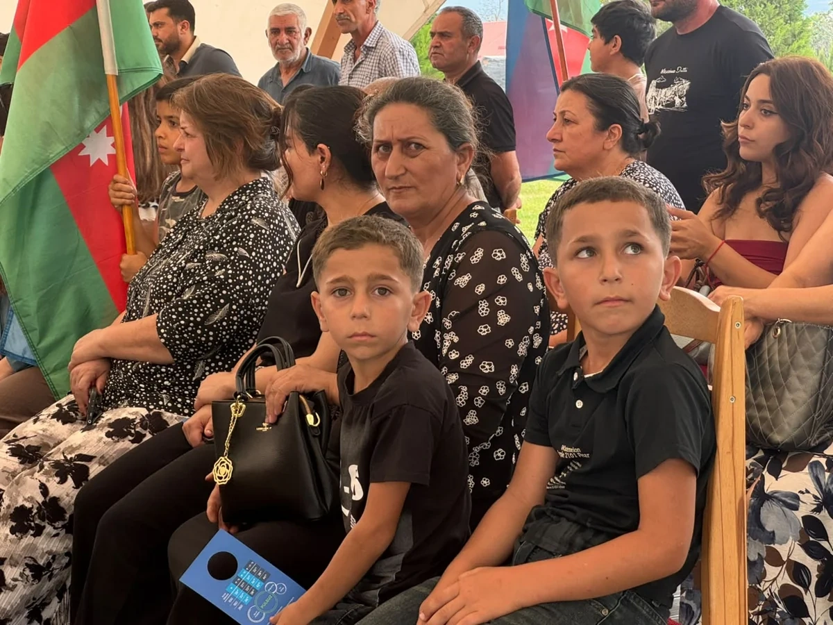 Köç karvanları Xankəndi, Xocalı və Ağdərəyə çatdı, açarlar təqdim edildi