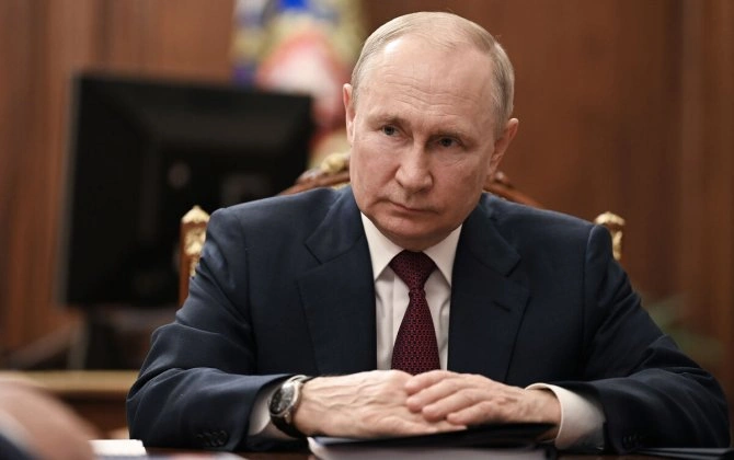 “Putin hakimiyyətdən dördəlli yapışıb və öz hakimiyyətini əbədi etmək üçün hər şey edir”