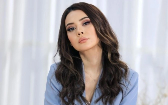 Oksananın uşaqlıq FOTOSU