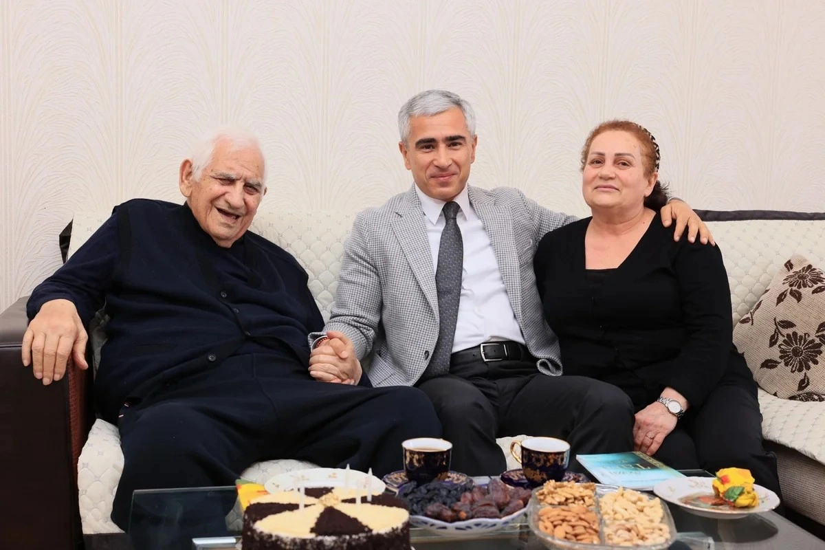 Anar Ələkbərov Nəriman Həsənzadəni evində ziyarət etdi - FOTOLAR