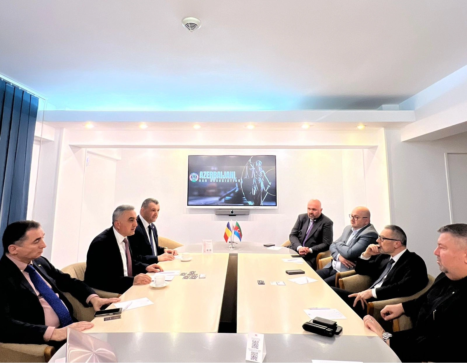 Vəkillər Kollegiyasının rəhbərliyi Rumıniyada konfransda iştirak etdi - FOTO