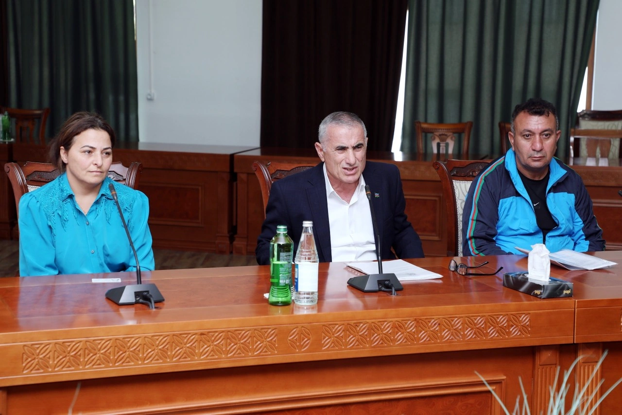 “Azəriqaz”ın rəhbəri Xankəndidə vətəndaşların müraciətlərini dinlədi - FOTOLAR