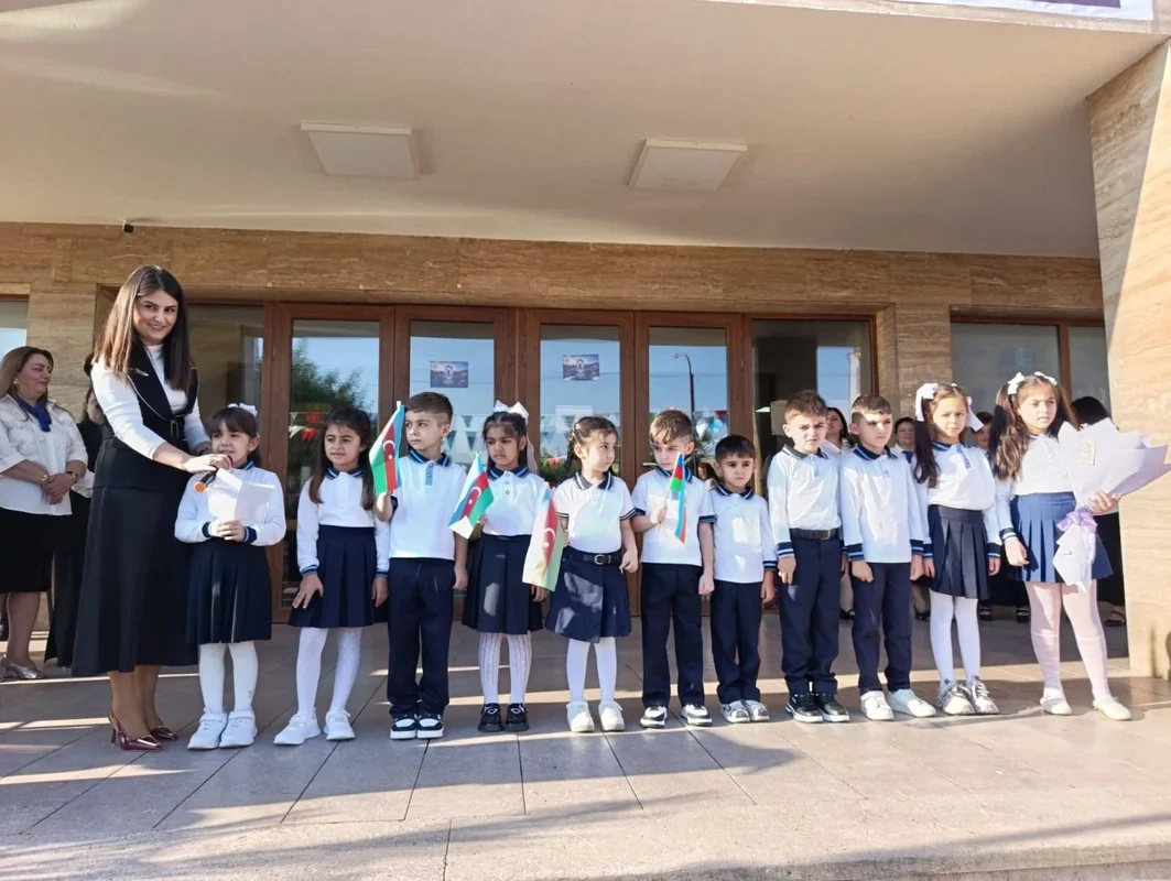 Xankəndi, Xocalı və Ağdərədə 179 şagird birinci sinfə getdi - FOTO