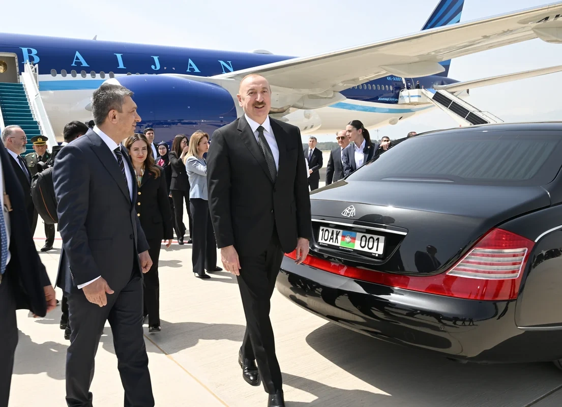 İlham Əliyev Türkiyəyə işgüzar səfərə getdi - FOTOLAR