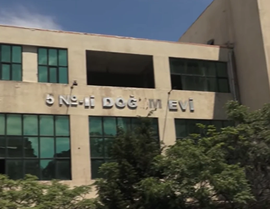 Sakinlər şikayətçidirlər: 5 nömrəli Kliniki Doğum Evinin təmiri nə vaxt bitəcək? - VİDEO