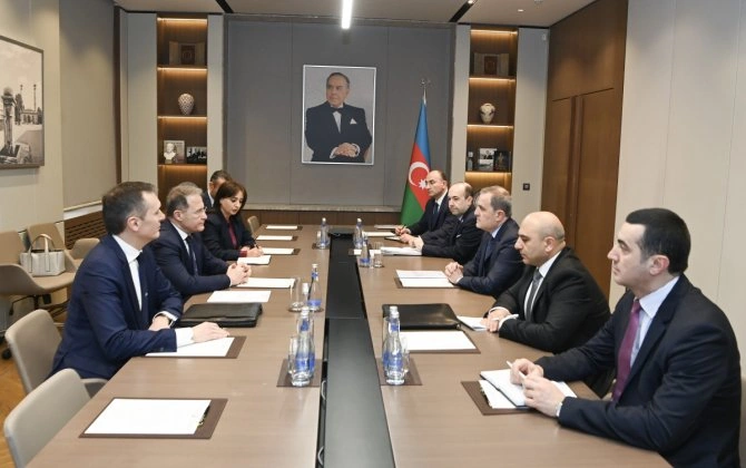 Ceyhun Bayramov İtaliya XİN rəhbərinin müavini ilə görüşüb, siyasi məsləhətləşmələr keçirilib