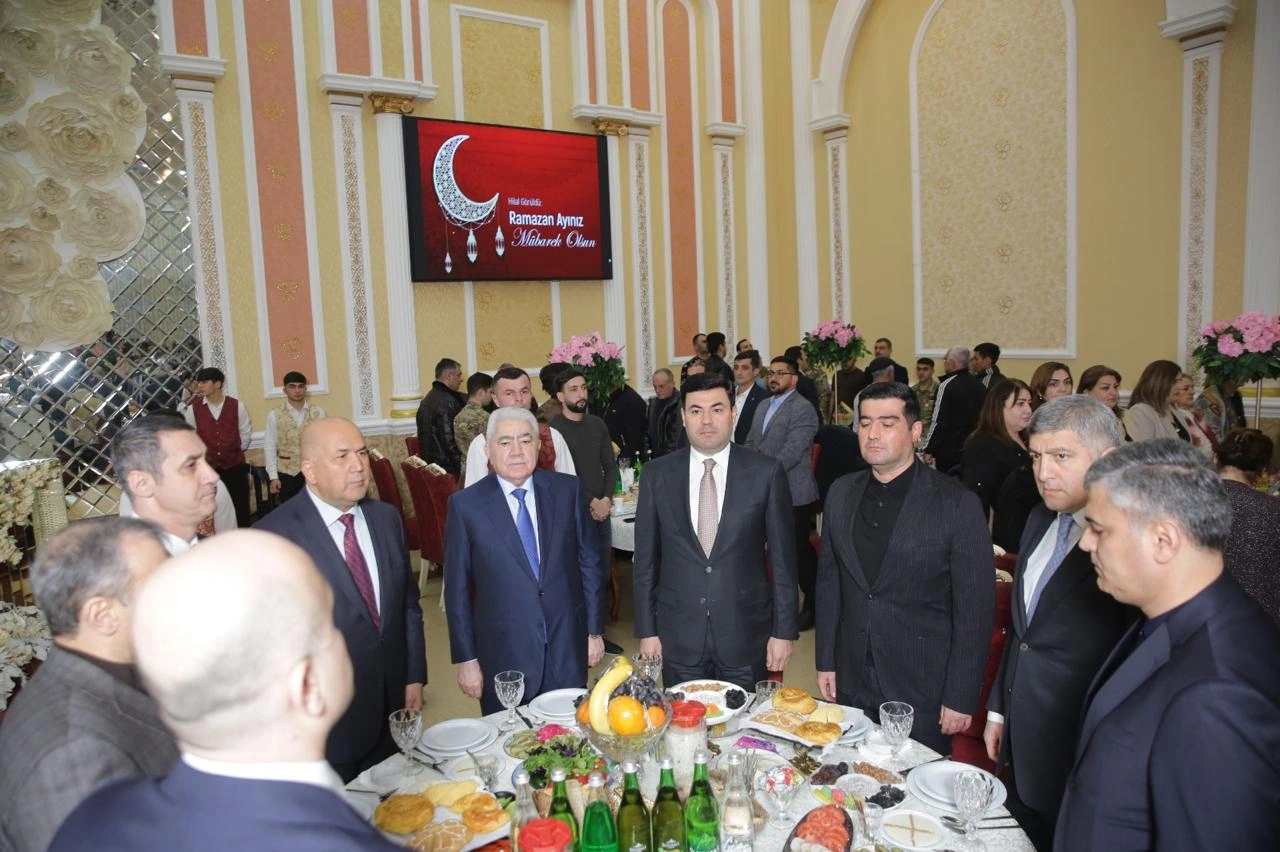 Ağalar Vəliyev iftar mərasimi təşkil etdi - Şəhid, qazi ailələrinə, ağsaqqalara bayram sovqatları göndərdi - FOTO