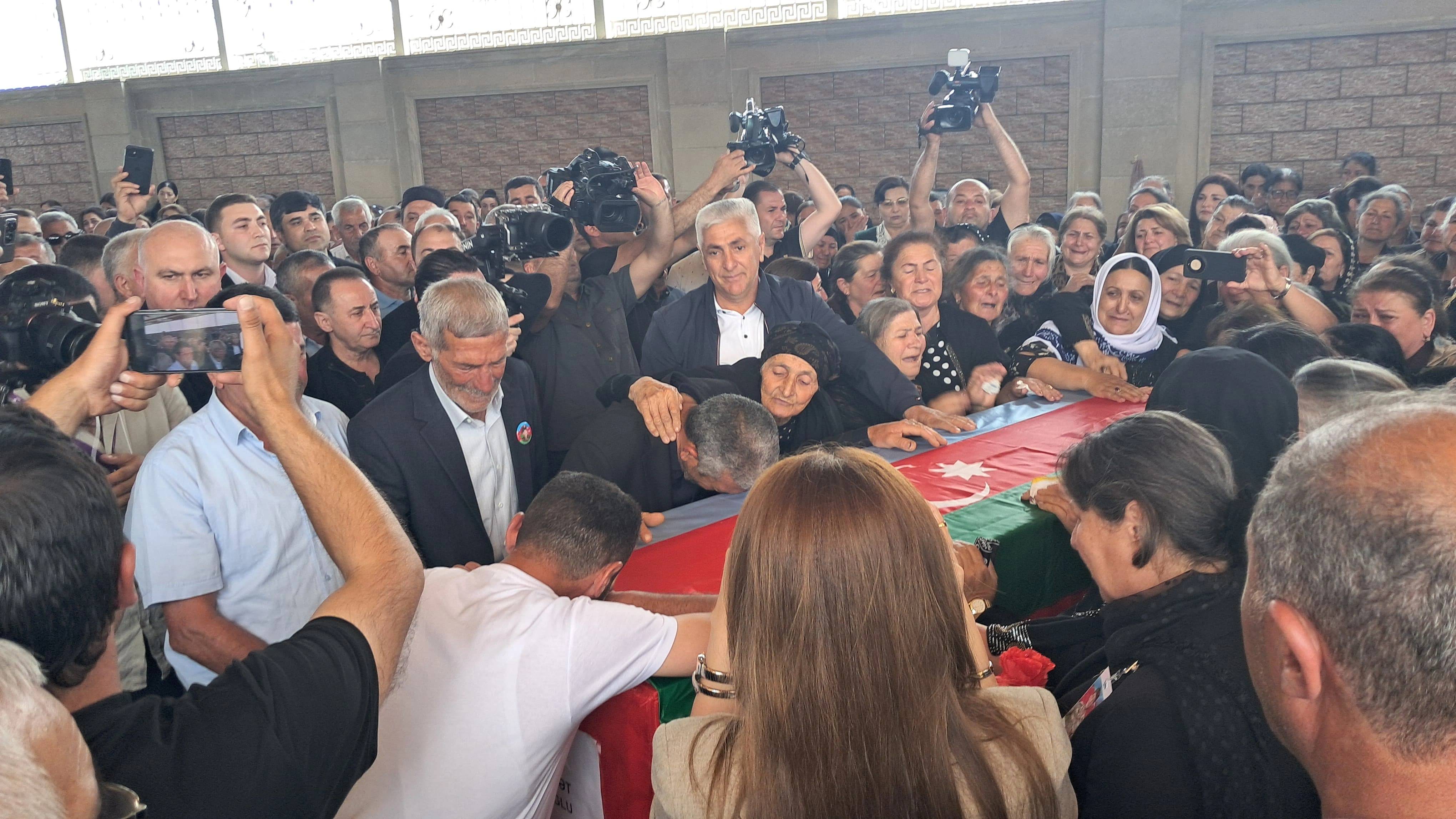 Bərdədə itkin-şəhidin nəşi ailəsinə təhvil verildi - FOTO