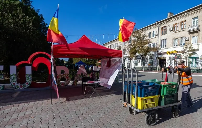 "500 dollar və xaricdə "istirahət": Rusiya avropalıları necə diversiyalara cəlb edir" - "Politico"