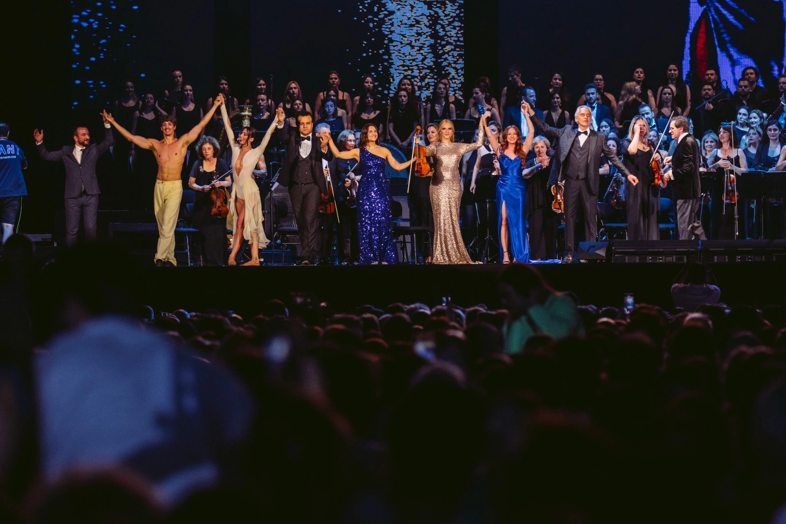Bir gecədə iki möhtəşəm konsert, bir şəhər: İstanbul 140 mindən çox sənətsevəri bir araya gətirdi