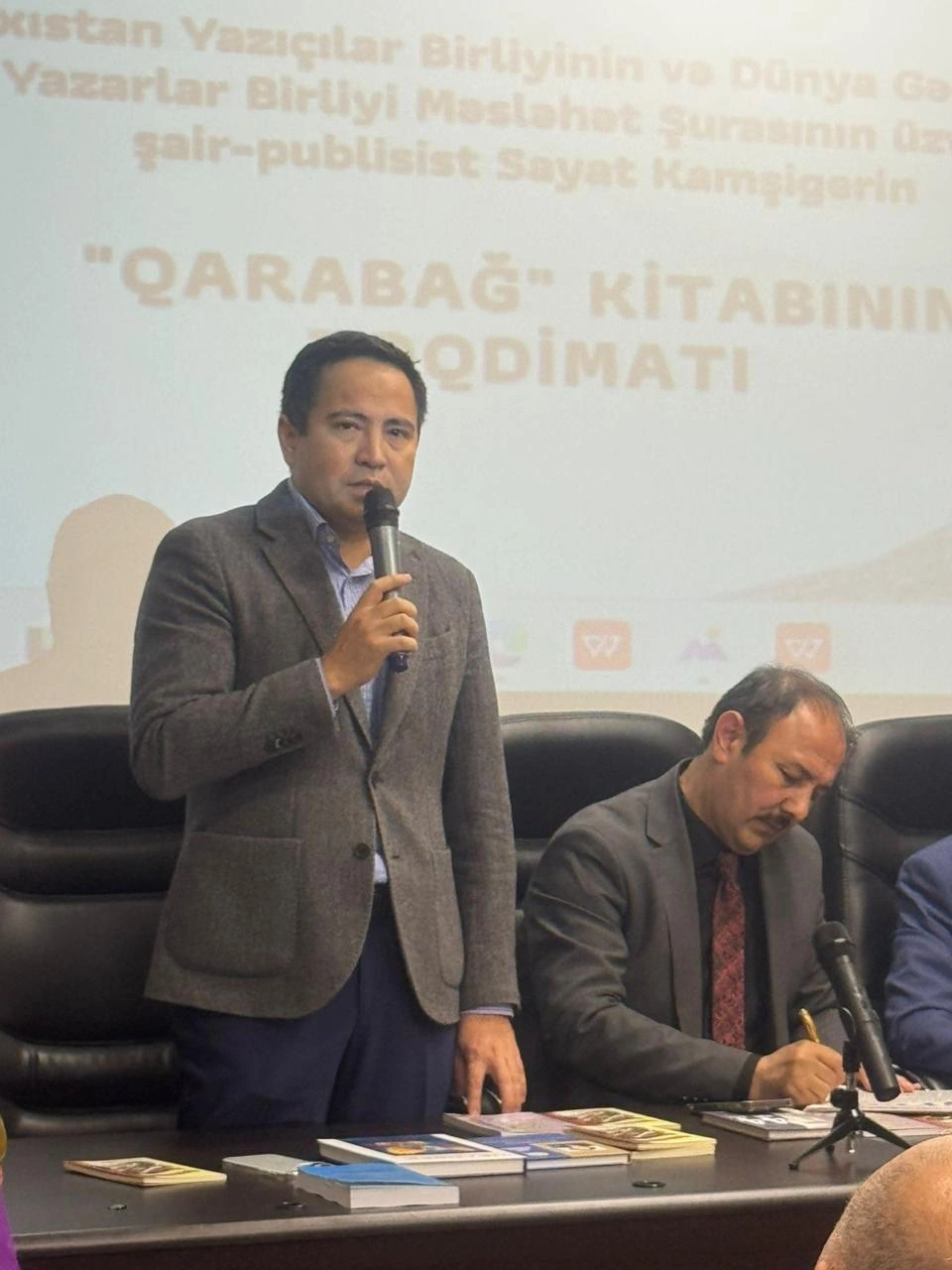 Bakıda qazax şairinin “Qarabağ” kitabının təqdimatı keçirilib - FOTOLAR