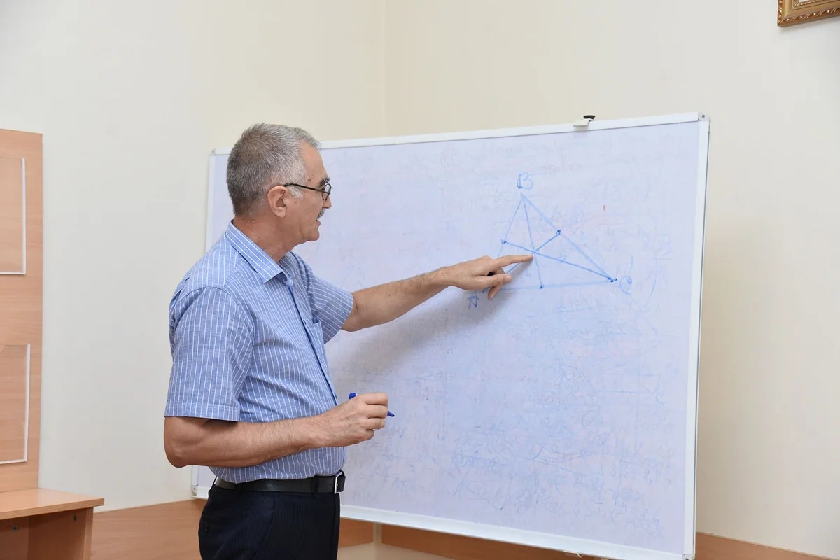 Yeni təmayül tədris modeli üzrə müəllimlərin seçiminə başlanılıb - FOTO
