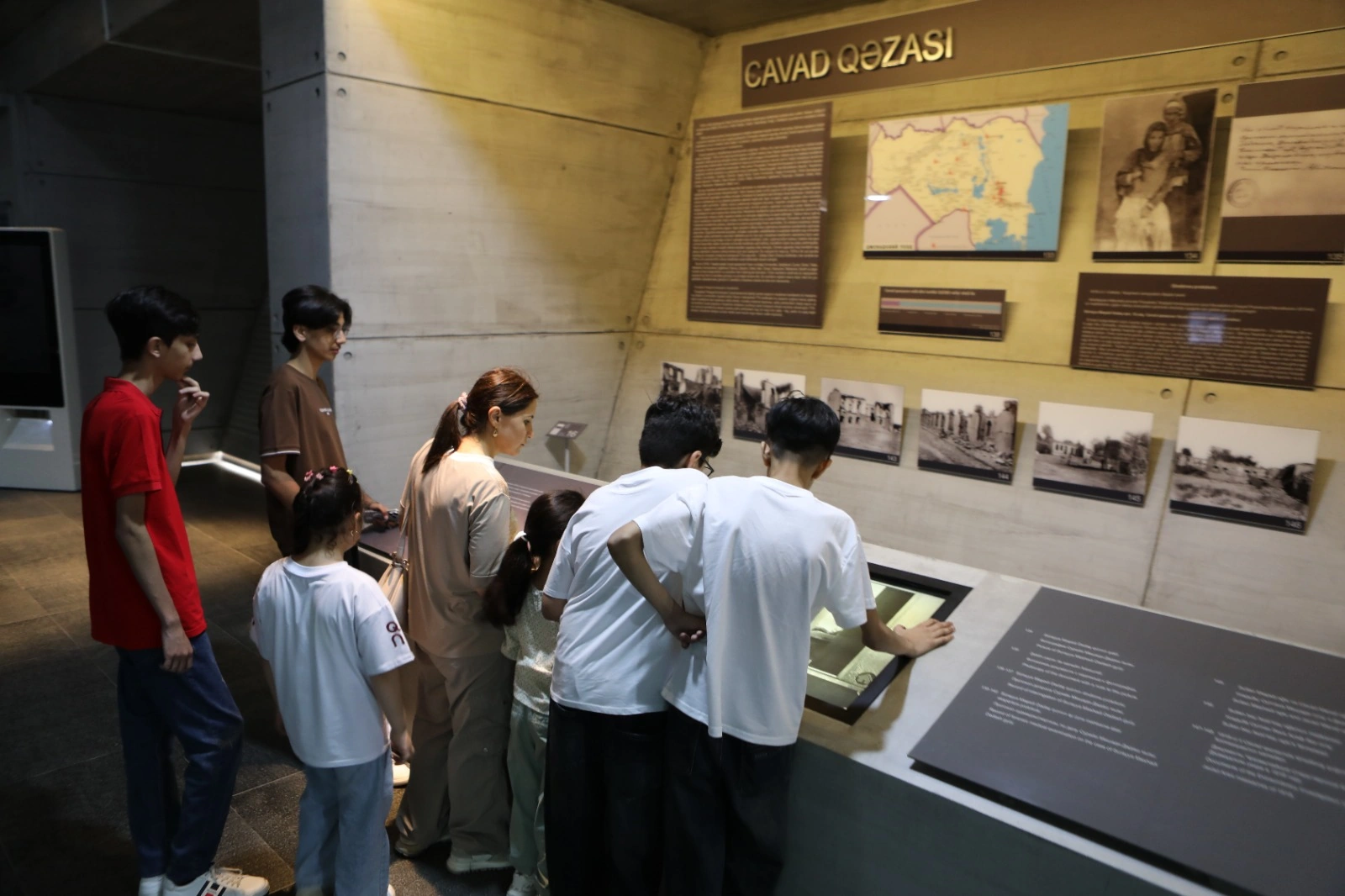 Miqrant uşaqlar Quba soyqırımı memorial kompleksində olublar - FOTO