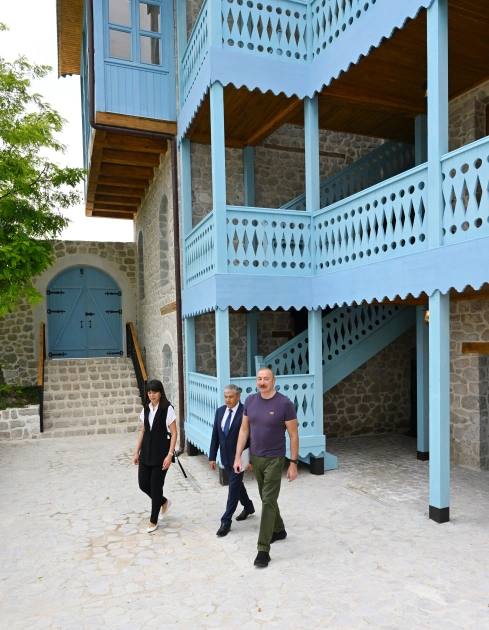 Prezident “Sadıqcanın evi”ndə - FOTOLAR
