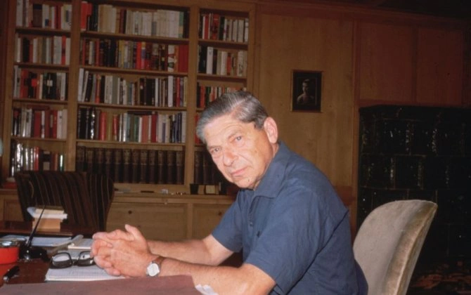 "İllüziyanın ölməsindən daha kədərli heç nə yoxdur..." - Məşhur macar yazıçıdan sitatlar
