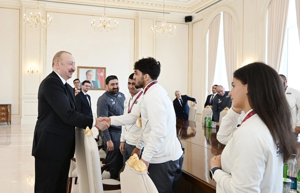 Prezident çempion olan güləşçiləri qəbul etdi - YENİLƏNİB + FOTOLAR