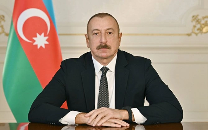 İlham Əliyev keniyalı həmkarını təbrik etdi