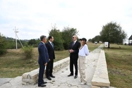 Prezidentlə xanımı Pir Ömər Sultan ziyarətgahında aparılan işlərlə tanış oldular - YENİLƏNİB - FOTO